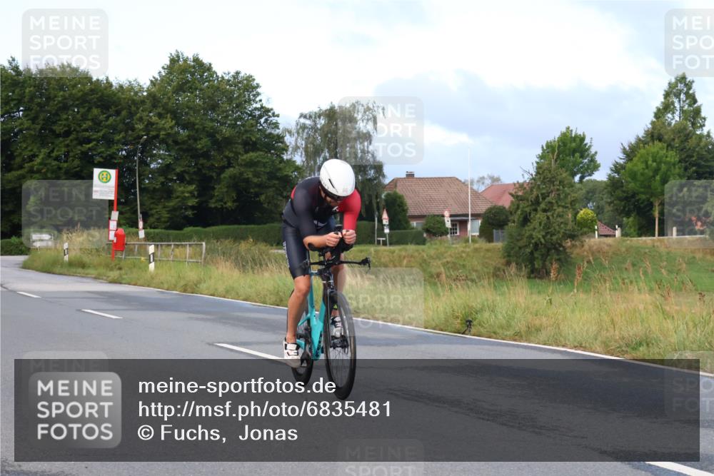 25.08.2024 - Elbe Triathlon Hamburg Fuchs,  Jonas http://msf.ph/oto/6835481 25.08.2024 08:42:23 Radfahren 60 meine-sportfotos.de