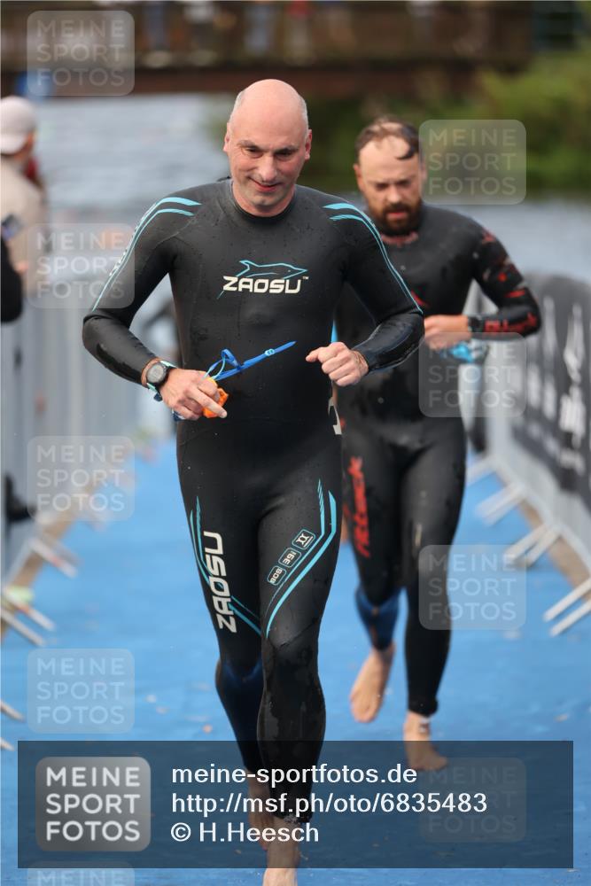 25.08.2024 - Elbe Triathlon Hamburg H.Heesch http://msf.ph/oto/6835483 25.08.2024 08:34:48 Schwimmen 48, 70, 84, 93, 94 meine-sportfotos.de