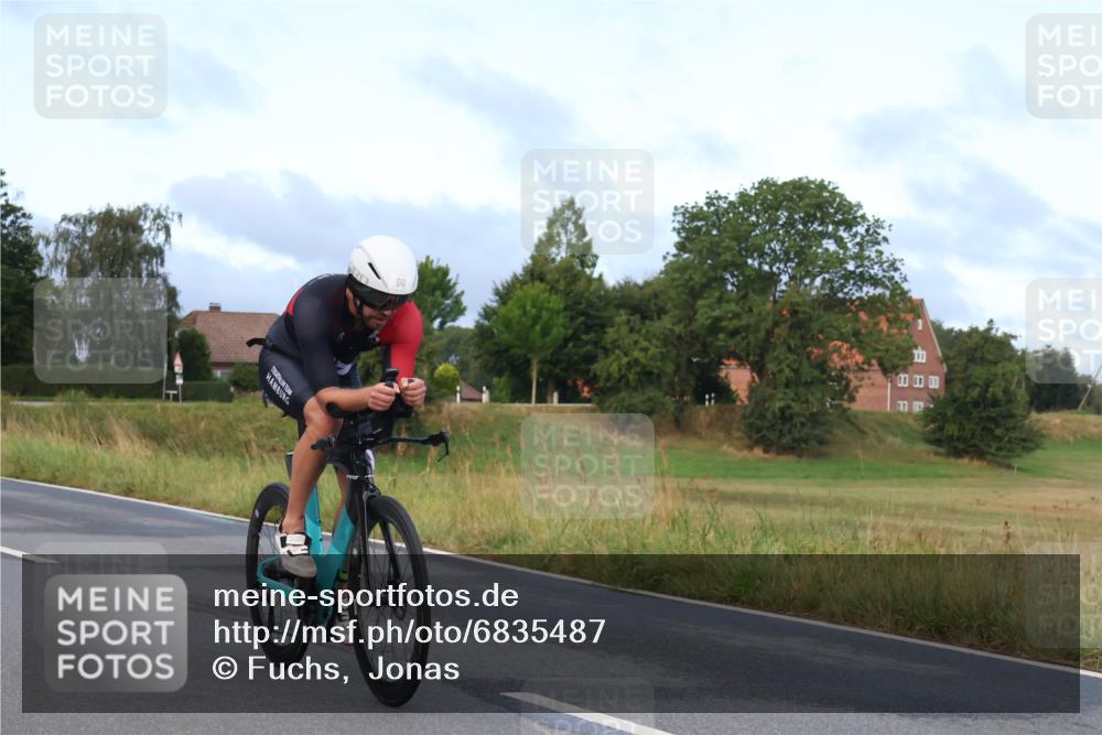25.08.2024 - Elbe Triathlon Hamburg Fuchs,  Jonas http://msf.ph/oto/6835487 25.08.2024 08:42:23 Radfahren 60 meine-sportfotos.de