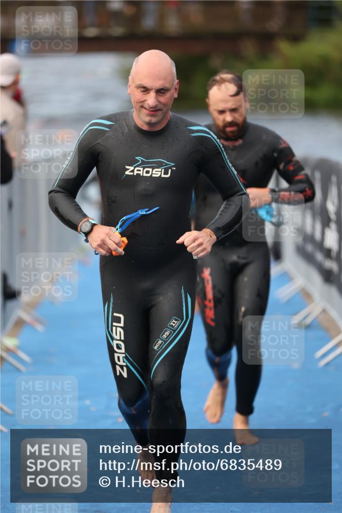 25.08.2024 - Elbe Triathlon Hamburg H.Heesch http://msf.ph/oto/6835489 25.08.2024 08:34:48 Schwimmen 48, 70, 84, 93, 94 meine-sportfotos.de