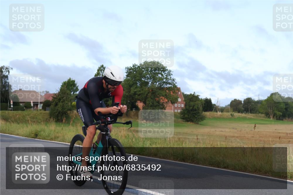 25.08.2024 - Elbe Triathlon Hamburg Fuchs,  Jonas http://msf.ph/oto/6835492 25.08.2024 08:42:24 Radfahren 60 meine-sportfotos.de