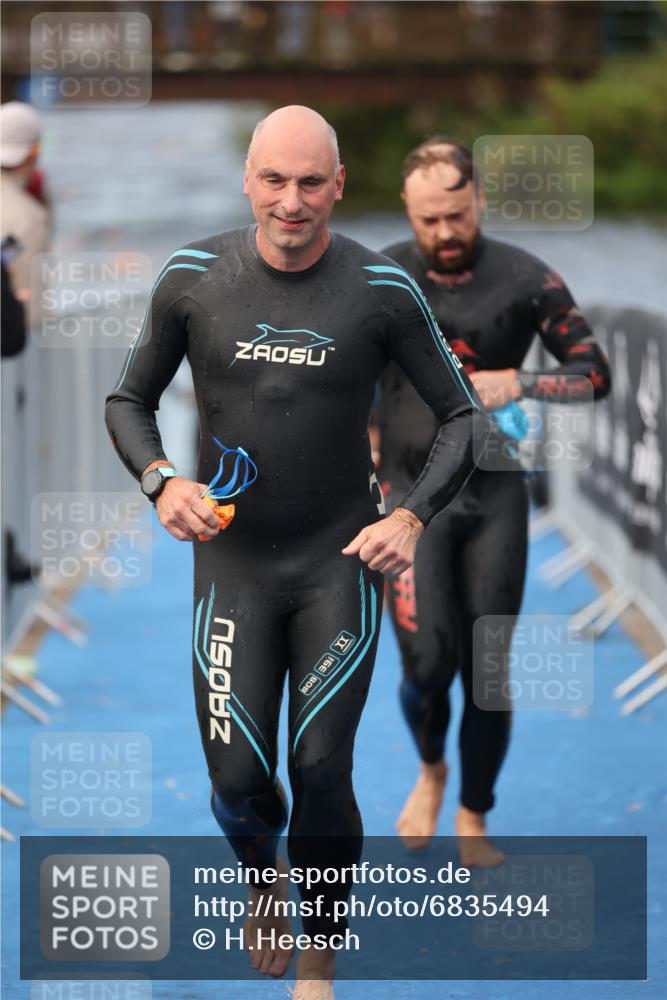 25.08.2024 - Elbe Triathlon Hamburg H.Heesch http://msf.ph/oto/6835494 25.08.2024 08:34:48 Schwimmen 48, 70, 84, 93, 94 meine-sportfotos.de