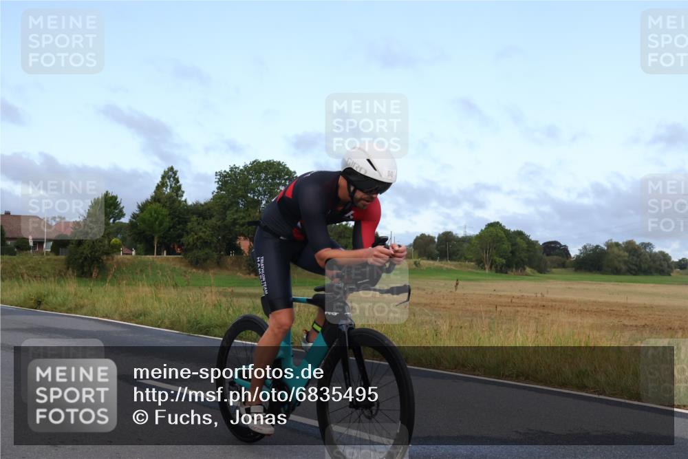 25.08.2024 - Elbe Triathlon Hamburg Fuchs,  Jonas http://msf.ph/oto/6835495 25.08.2024 08:42:24 Radfahren 60 meine-sportfotos.de