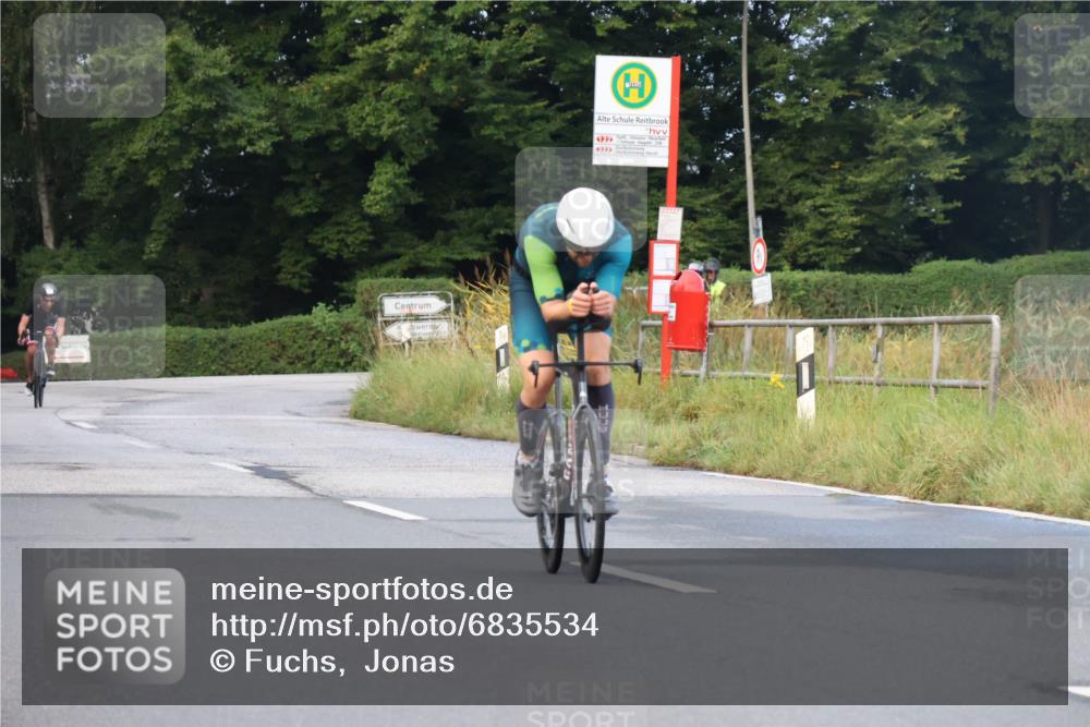 25.08.2024 - Elbe Triathlon Hamburg Fuchs,  Jonas http://msf.ph/oto/6835534 25.08.2024 08:42:49 Radfahren 48, 61 meine-sportfotos.de
