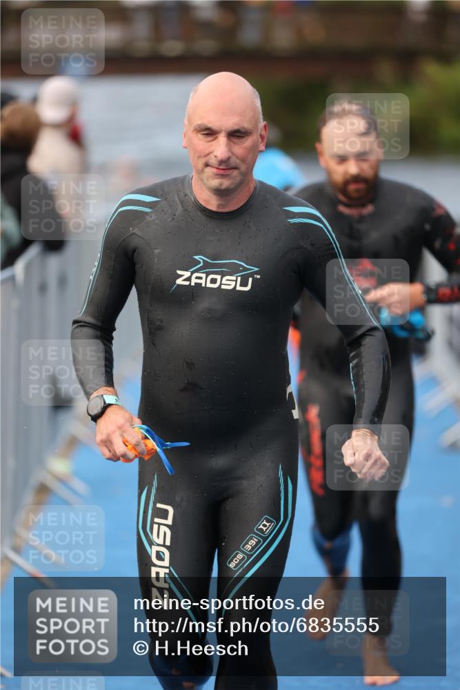 25.08.2024 - Elbe Triathlon Hamburg H.Heesch http://msf.ph/oto/6835555 25.08.2024 08:34:48 Schwimmen 48, 70, 84, 93, 94 meine-sportfotos.de