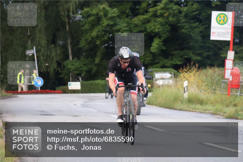 25.08.2024 - Elbe Triathlon Hamburg Fuchs,  Jonas http://msf.ph/oto/6835590 25.08.2024 08:42:54 Radfahren 48, 61, 52 meine-sportfotos.de