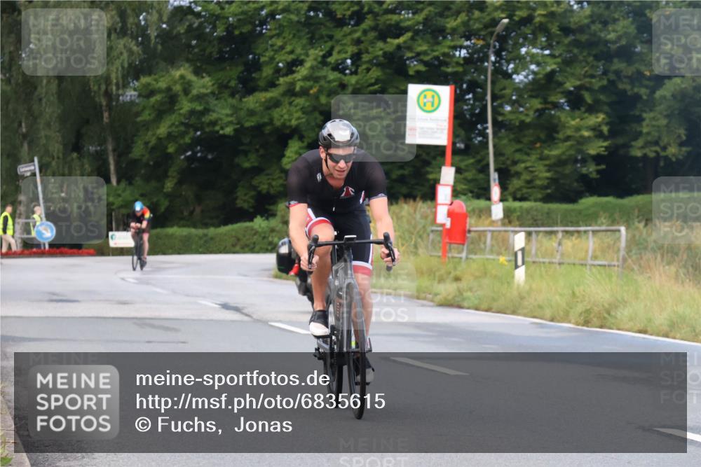 25.08.2024 - Elbe Triathlon Hamburg Fuchs,  Jonas http://msf.ph/oto/6835615 25.08.2024 08:42:54 Radfahren 48, 61, 52 meine-sportfotos.de