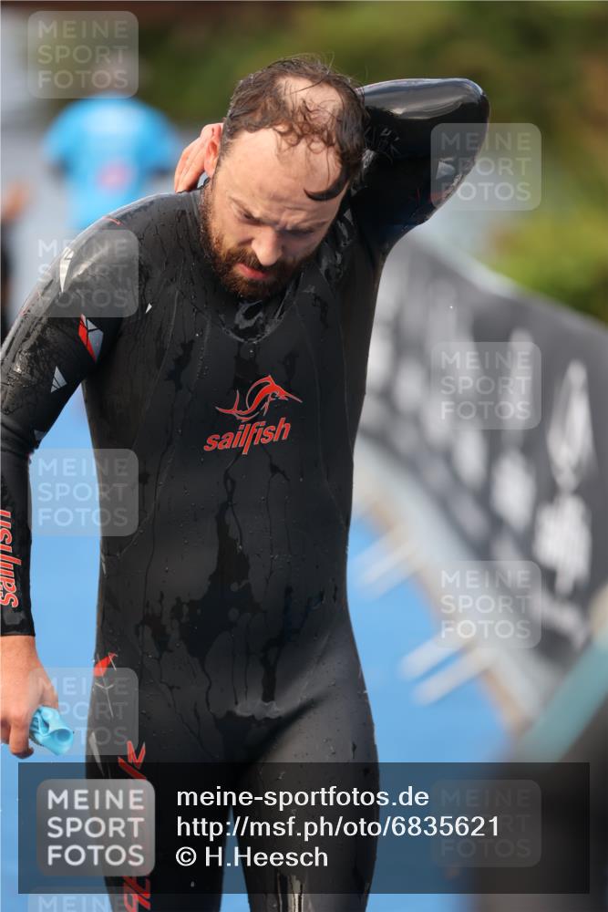 25.08.2024 - Elbe Triathlon Hamburg H.Heesch http://msf.ph/oto/6835621 25.08.2024 08:34:50 Schwimmen 48, 70, 84, 93, 94 meine-sportfotos.de