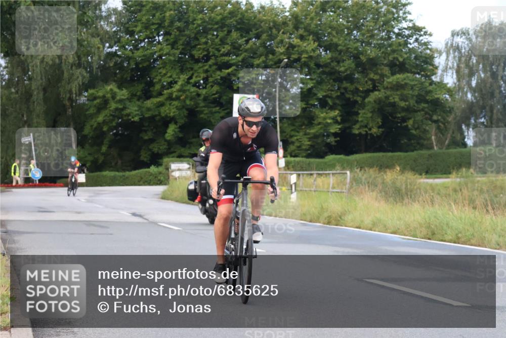25.08.2024 - Elbe Triathlon Hamburg Fuchs,  Jonas http://msf.ph/oto/6835625 25.08.2024 08:42:55 Radfahren 48, 61, 52 meine-sportfotos.de