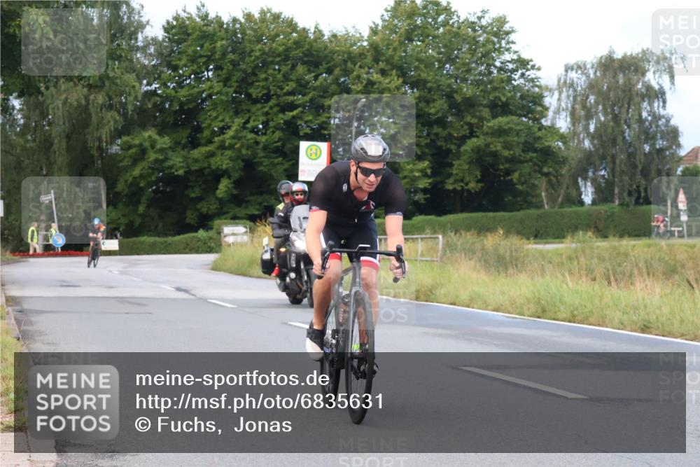 25.08.2024 - Elbe Triathlon Hamburg Fuchs,  Jonas http://msf.ph/oto/6835631 25.08.2024 08:42:55 Radfahren 48, 61, 52 meine-sportfotos.de