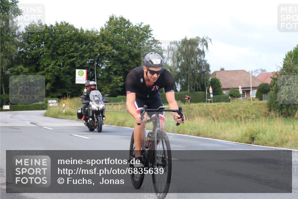 25.08.2024 - Elbe Triathlon Hamburg Fuchs,  Jonas http://msf.ph/oto/6835639 25.08.2024 08:42:55 Radfahren 48, 61, 52 meine-sportfotos.de