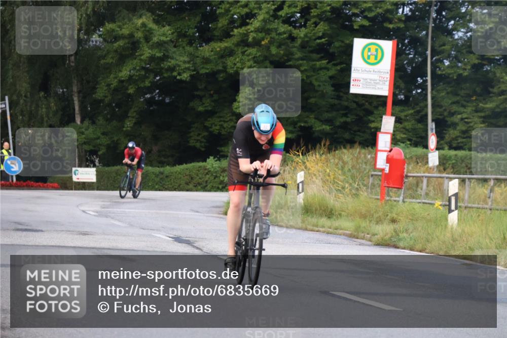 25.08.2024 - Elbe Triathlon Hamburg Fuchs,  Jonas http://msf.ph/oto/6835669 25.08.2024 08:42:59 Radfahren 61, 52, 84 meine-sportfotos.de