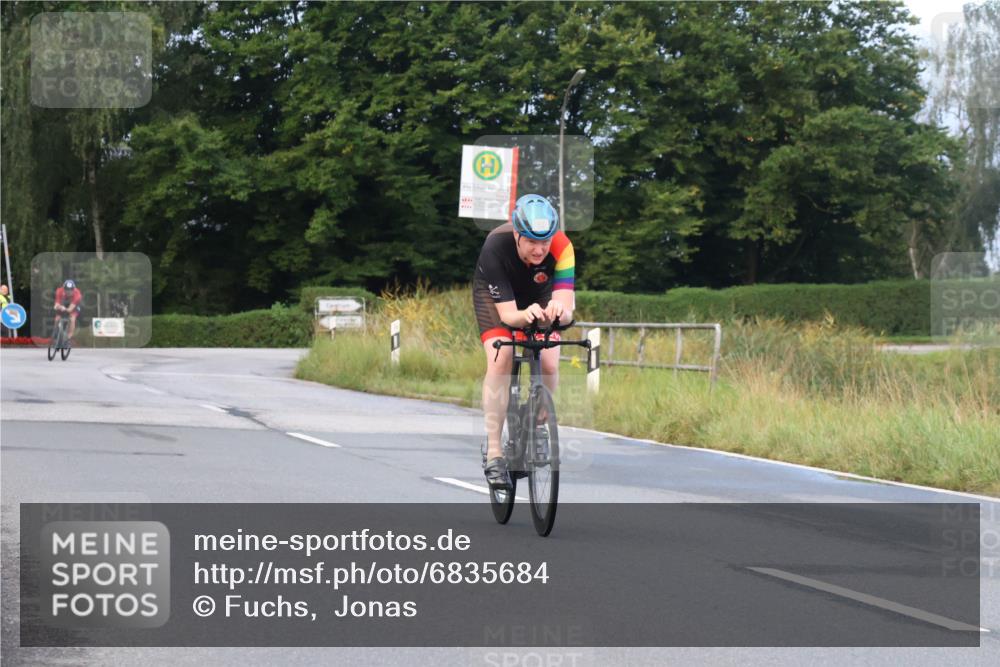 25.08.2024 - Elbe Triathlon Hamburg Fuchs,  Jonas http://msf.ph/oto/6835684 25.08.2024 08:42:59 Radfahren 61, 52, 84 meine-sportfotos.de