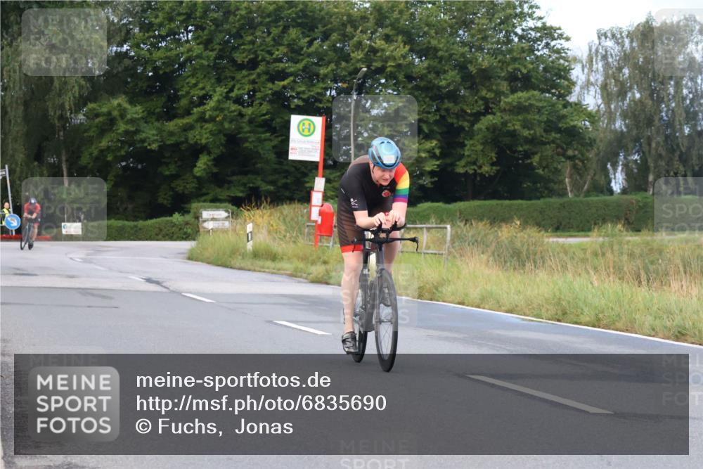 25.08.2024 - Elbe Triathlon Hamburg Fuchs,  Jonas http://msf.ph/oto/6835690 25.08.2024 08:43:00 Radfahren 61, 52, 84 meine-sportfotos.de