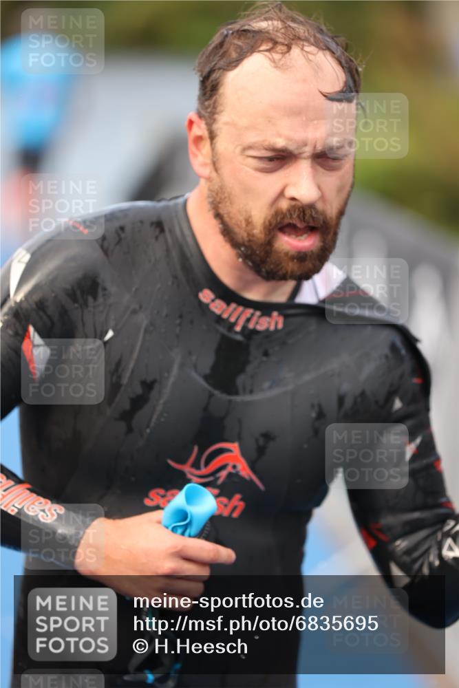 25.08.2024 - Elbe Triathlon Hamburg H.Heesch http://msf.ph/oto/6835695 25.08.2024 08:34:51 Schwimmen 48, 70, 84, 93, 94 meine-sportfotos.de