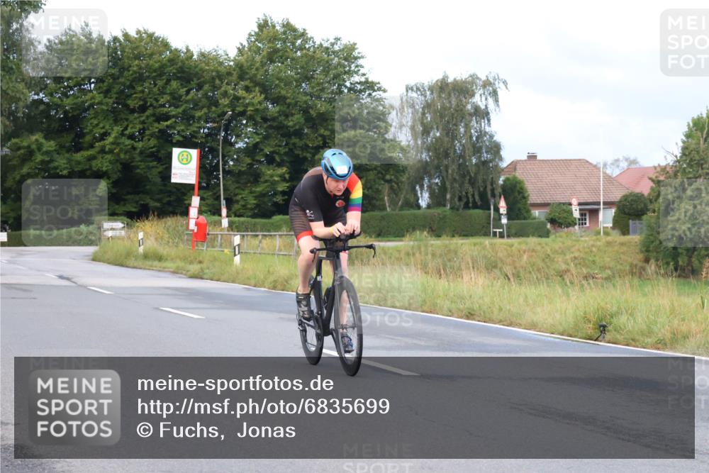 25.08.2024 - Elbe Triathlon Hamburg Fuchs,  Jonas http://msf.ph/oto/6835699 25.08.2024 08:43:00 Radfahren 61, 52, 84 meine-sportfotos.de