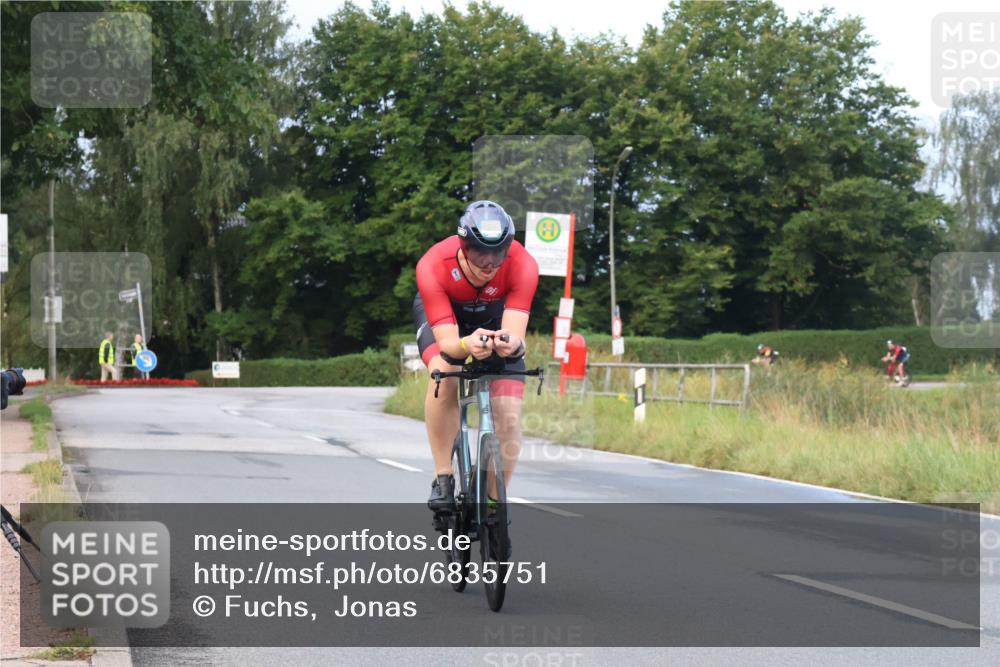 25.08.2024 - Elbe Triathlon Hamburg Fuchs,  Jonas http://msf.ph/oto/6835751 25.08.2024 08:43:05 Radfahren 52, 84, 35 meine-sportfotos.de