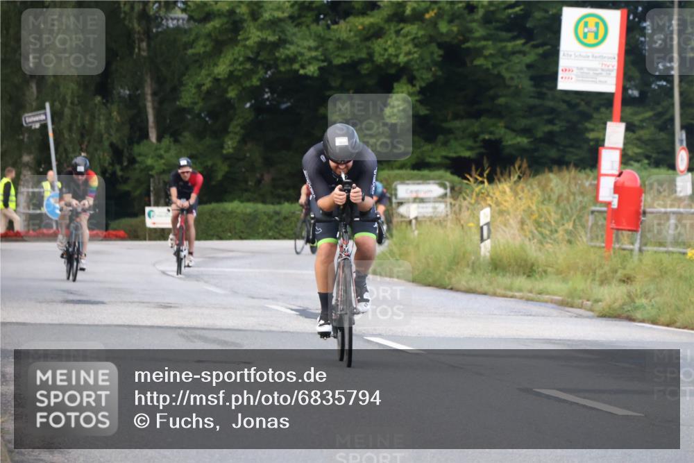 25.08.2024 - Elbe Triathlon Hamburg Fuchs,  Jonas http://msf.ph/oto/6835794 25.08.2024 08:43:10 Radfahren 84, 35, 94, 64, 86 meine-sportfotos.de