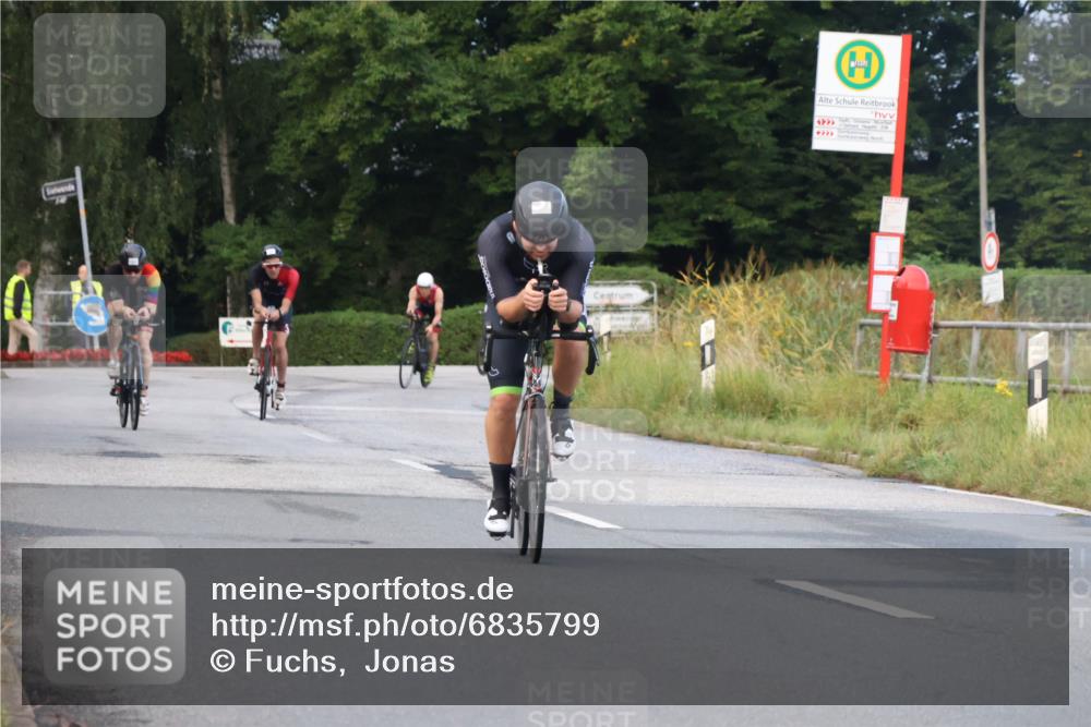 25.08.2024 - Elbe Triathlon Hamburg Fuchs,  Jonas http://msf.ph/oto/6835799 25.08.2024 08:43:10 Radfahren 84, 35, 94, 64, 86 meine-sportfotos.de