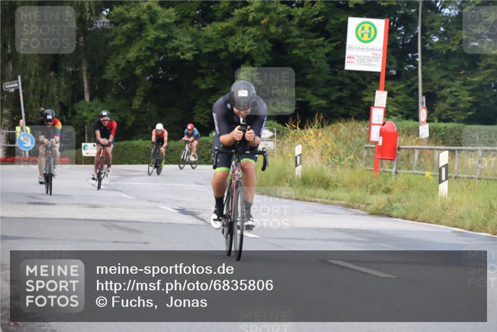 25.08.2024 - Elbe Triathlon Hamburg Fuchs,  Jonas http://msf.ph/oto/6835806 25.08.2024 08:43:10 Radfahren 84, 35, 94, 64, 86 meine-sportfotos.de