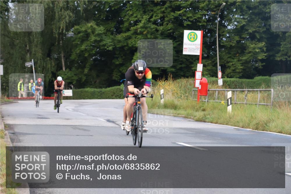 25.08.2024 - Elbe Triathlon Hamburg Fuchs,  Jonas http://msf.ph/oto/6835862 25.08.2024 08:43:13 Radfahren 35, 94, 64, 86, 33 meine-sportfotos.de