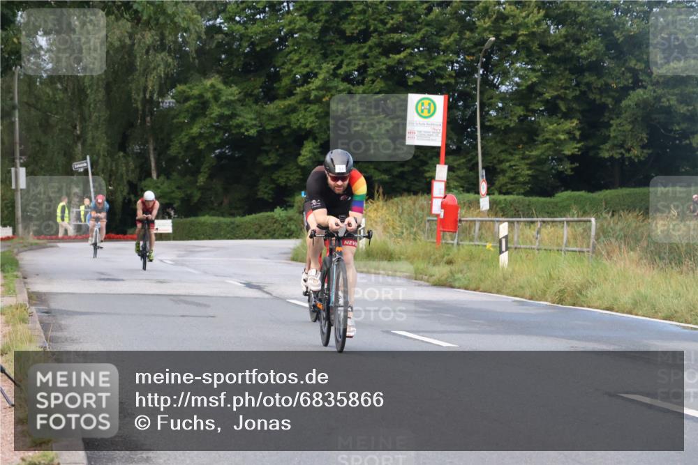 25.08.2024 - Elbe Triathlon Hamburg Fuchs,  Jonas http://msf.ph/oto/6835866 25.08.2024 08:43:13 Radfahren 35, 94, 64, 86, 33 meine-sportfotos.de