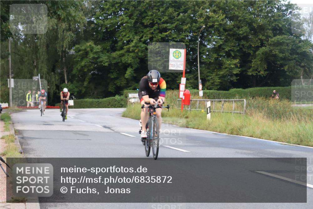 25.08.2024 - Elbe Triathlon Hamburg Fuchs,  Jonas http://msf.ph/oto/6835872 25.08.2024 08:43:13 Radfahren 35, 94, 64, 86, 33 meine-sportfotos.de