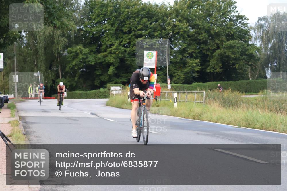 25.08.2024 - Elbe Triathlon Hamburg Fuchs,  Jonas http://msf.ph/oto/6835877 25.08.2024 08:43:13 Radfahren 35, 94, 64, 86, 33 meine-sportfotos.de
