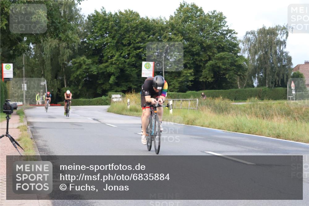 25.08.2024 - Elbe Triathlon Hamburg Fuchs,  Jonas http://msf.ph/oto/6835884 25.08.2024 08:43:13 Radfahren 35, 94, 64, 86, 33 meine-sportfotos.de
