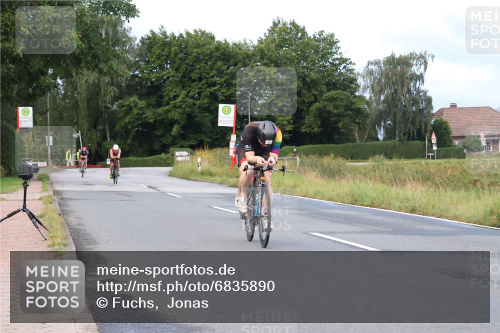25.08.2024 - Elbe Triathlon Hamburg Fuchs,  Jonas http://msf.ph/oto/6835890 25.08.2024 08:43:14 Radfahren 35, 94, 64, 86, 33 meine-sportfotos.de