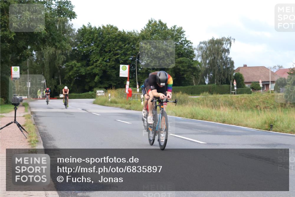 25.08.2024 - Elbe Triathlon Hamburg Fuchs,  Jonas http://msf.ph/oto/6835897 25.08.2024 08:43:14 Radfahren 35, 94, 64, 86, 33 meine-sportfotos.de