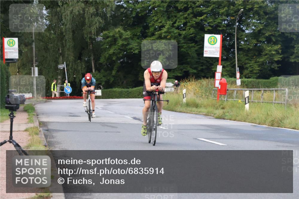 25.08.2024 - Elbe Triathlon Hamburg Fuchs,  Jonas http://msf.ph/oto/6835914 25.08.2024 08:43:16 Radfahren 35, 94, 64, 86, 33, 58 meine-sportfotos.de