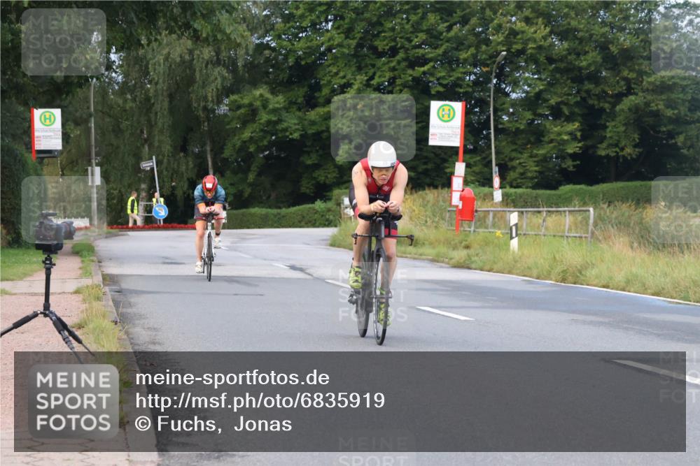 25.08.2024 - Elbe Triathlon Hamburg Fuchs,  Jonas http://msf.ph/oto/6835919 25.08.2024 08:43:16 Radfahren 35, 94, 64, 86, 33, 58 meine-sportfotos.de