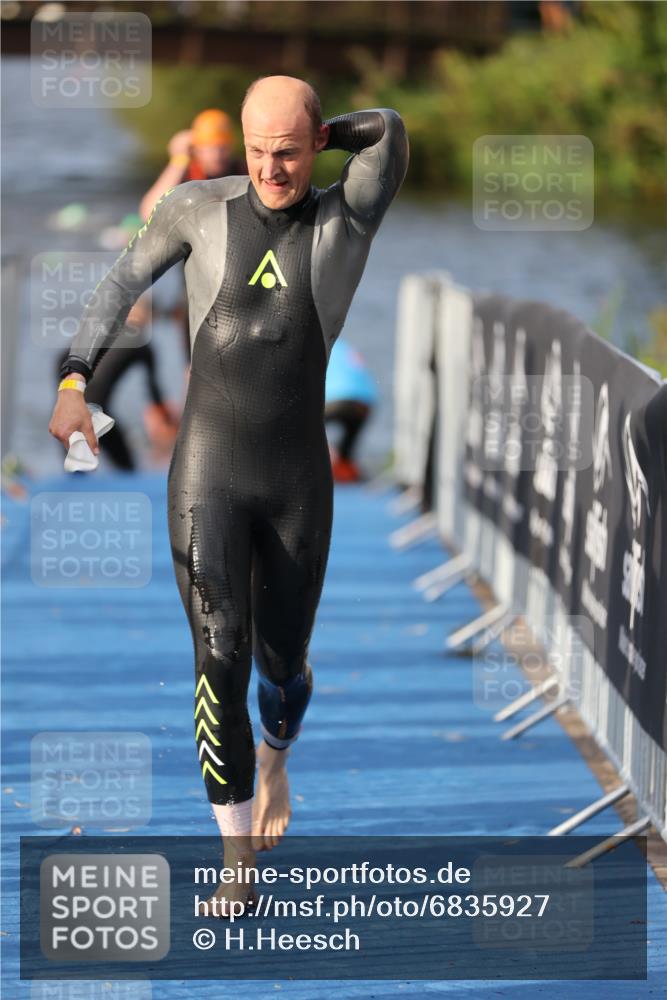 25.08.2024 - Elbe Triathlon Hamburg H.Heesch http://msf.ph/oto/6835927 25.08.2024 08:35:30 Schwimmen 41, 59, 74, 87 meine-sportfotos.de