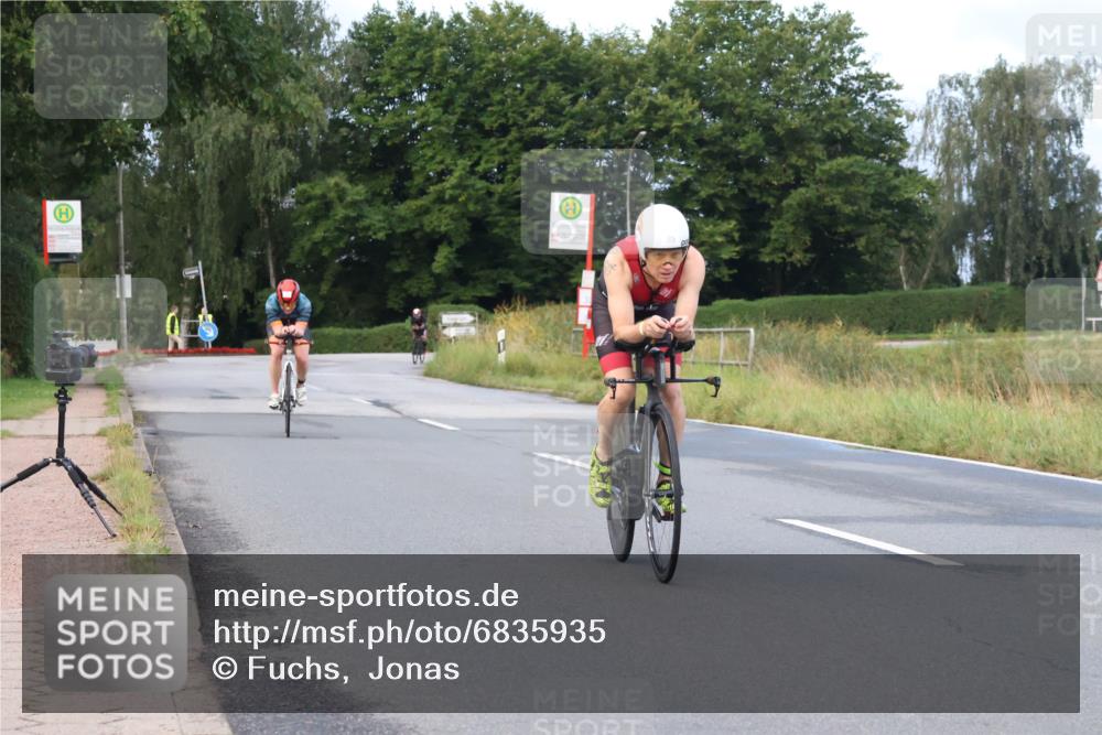 25.08.2024 - Elbe Triathlon Hamburg Fuchs,  Jonas http://msf.ph/oto/6835935 25.08.2024 08:43:17 Radfahren 35, 94, 64, 86, 33, 58 meine-sportfotos.de