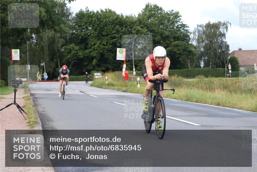 25.08.2024 - Elbe Triathlon Hamburg Fuchs,  Jonas http://msf.ph/oto/6835945 25.08.2024 08:43:17 Radfahren 35, 94, 64, 86, 33, 58 meine-sportfotos.de