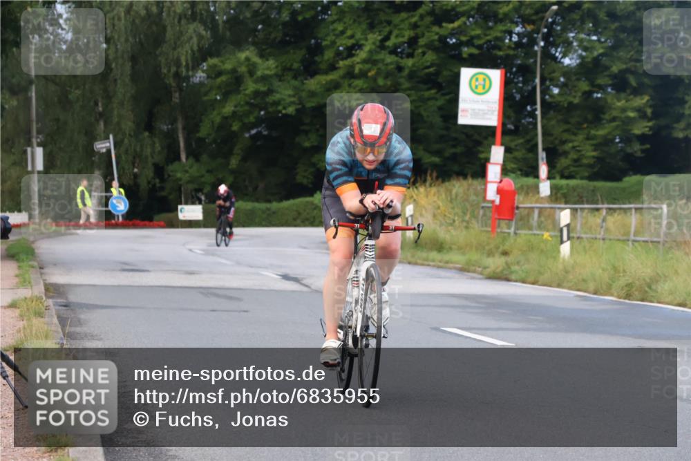 25.08.2024 - Elbe Triathlon Hamburg Fuchs,  Jonas http://msf.ph/oto/6835955 25.08.2024 08:43:18 Radfahren 94, 64, 86, 33, 58 meine-sportfotos.de