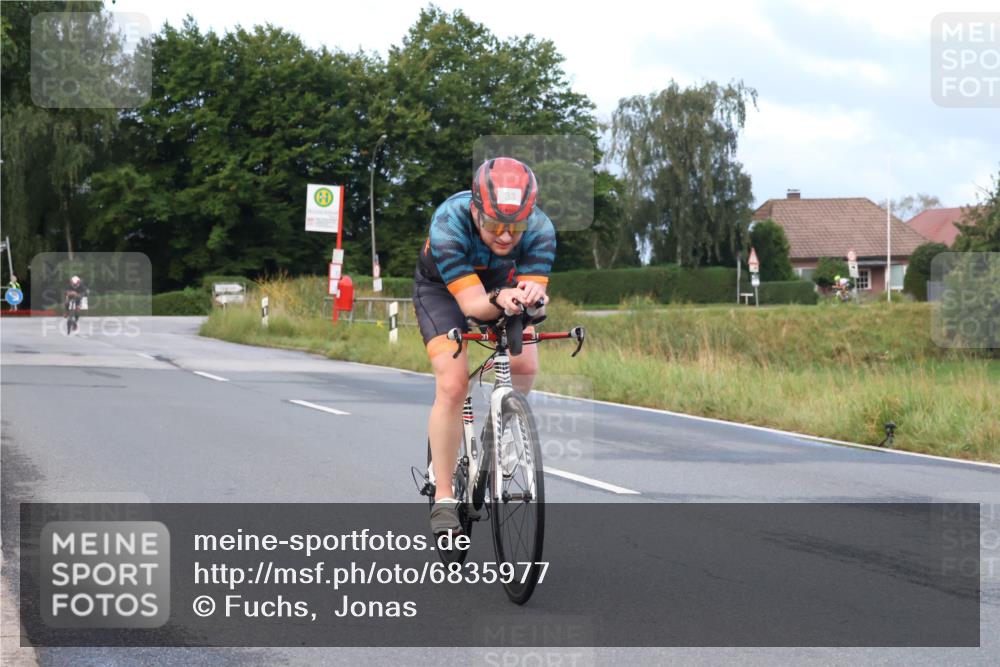 25.08.2024 - Elbe Triathlon Hamburg Fuchs,  Jonas http://msf.ph/oto/6835977 25.08.2024 08:43:18 Radfahren 94, 64, 86, 33, 58 meine-sportfotos.de