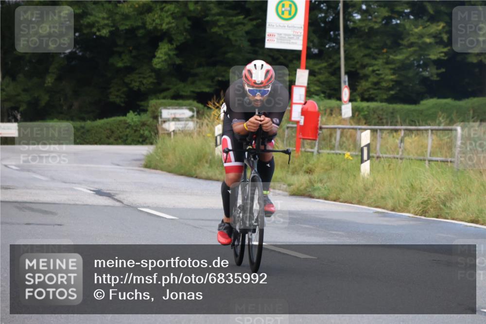 25.08.2024 - Elbe Triathlon Hamburg Fuchs,  Jonas http://msf.ph/oto/6835992 25.08.2024 08:43:22 Radfahren 86, 33, 58 meine-sportfotos.de