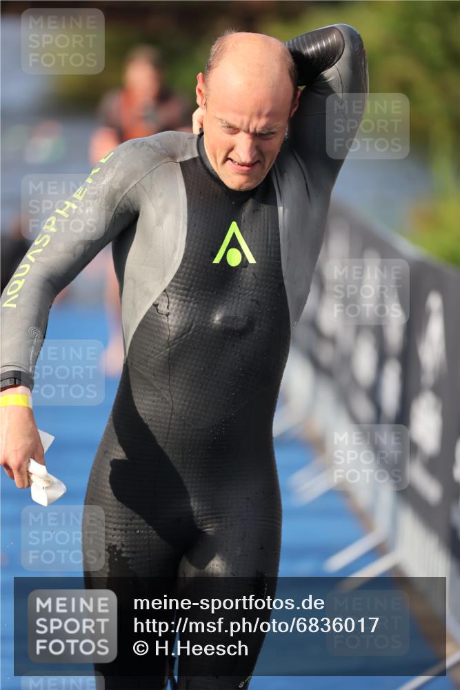 25.08.2024 - Elbe Triathlon Hamburg H.Heesch http://msf.ph/oto/6836017 25.08.2024 08:35:32 Schwimmen 41, 59, 74, 87 meine-sportfotos.de