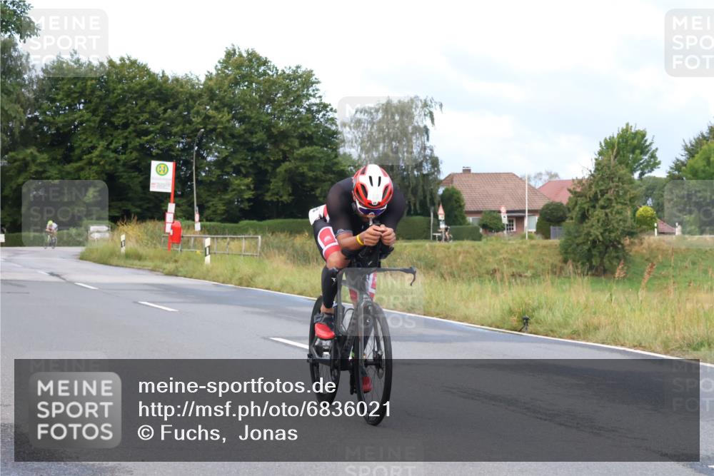25.08.2024 - Elbe Triathlon Hamburg Fuchs,  Jonas http://msf.ph/oto/6836021 25.08.2024 08:43:23 Radfahren 33, 58 meine-sportfotos.de
