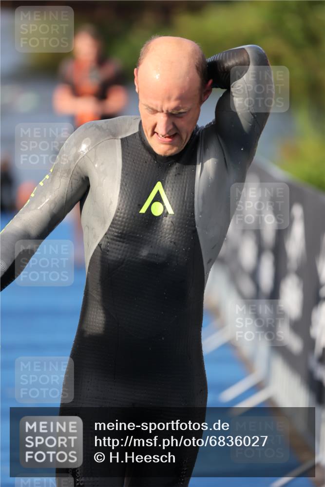 25.08.2024 - Elbe Triathlon Hamburg H.Heesch http://msf.ph/oto/6836027 25.08.2024 08:35:32 Schwimmen 41, 59, 74, 87 meine-sportfotos.de