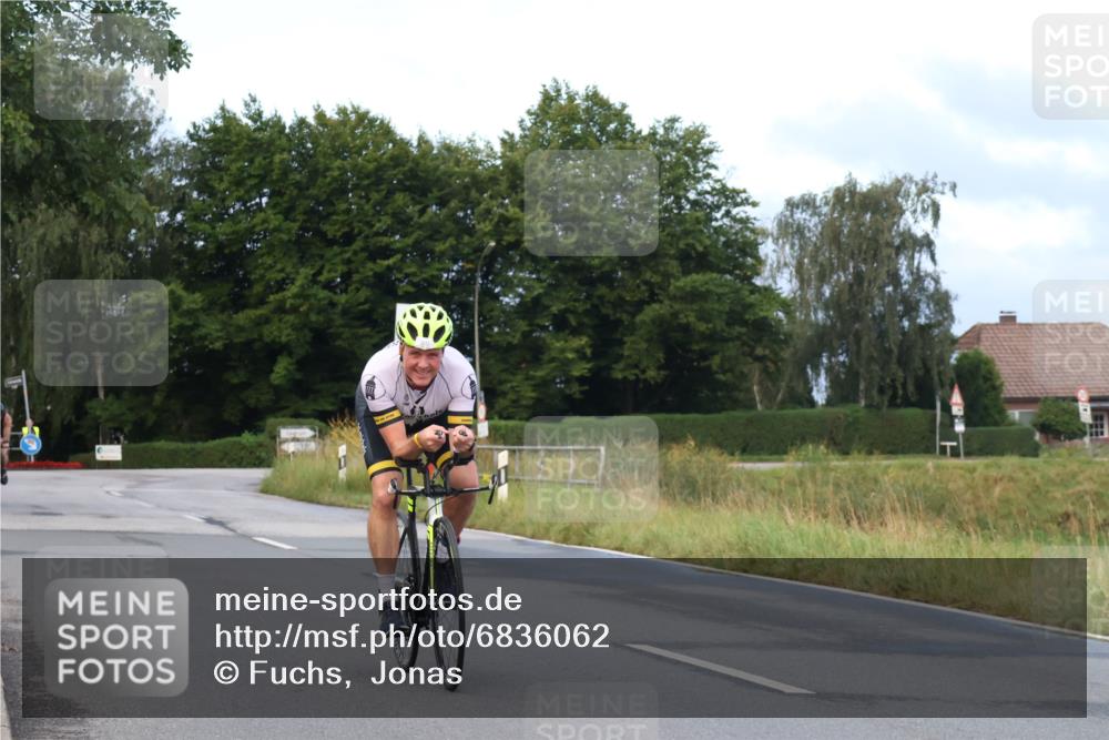 25.08.2024 - Elbe Triathlon Hamburg Fuchs,  Jonas http://msf.ph/oto/6836062 25.08.2024 08:43:31 Radfahren 69, 83 meine-sportfotos.de