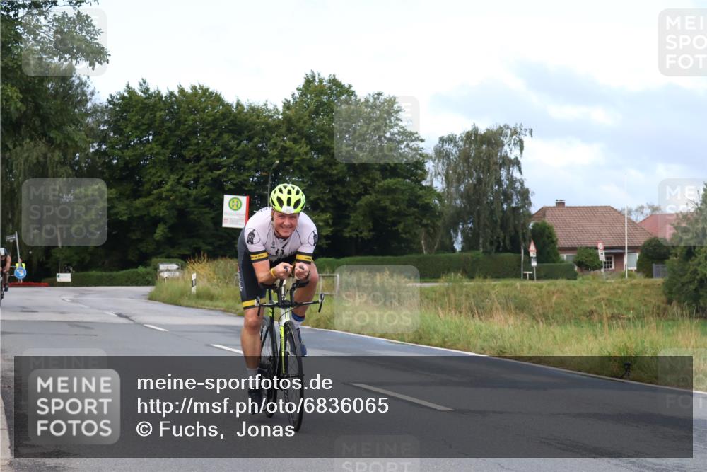 25.08.2024 - Elbe Triathlon Hamburg Fuchs,  Jonas http://msf.ph/oto/6836065 25.08.2024 08:43:31 Radfahren 69, 83 meine-sportfotos.de