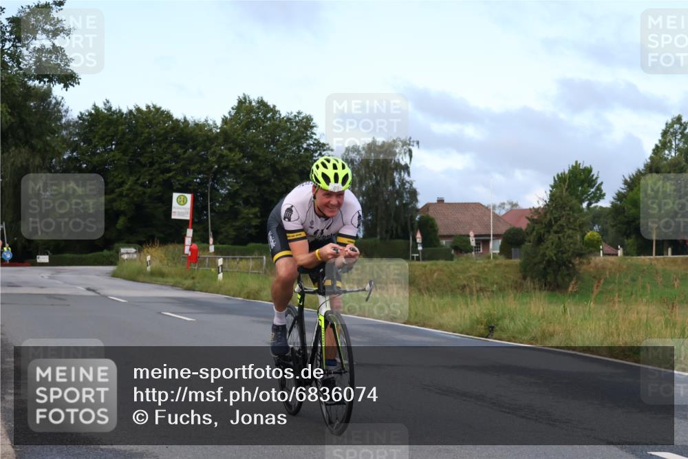 25.08.2024 - Elbe Triathlon Hamburg Fuchs,  Jonas http://msf.ph/oto/6836074 25.08.2024 08:43:31 Radfahren 69, 83 meine-sportfotos.de