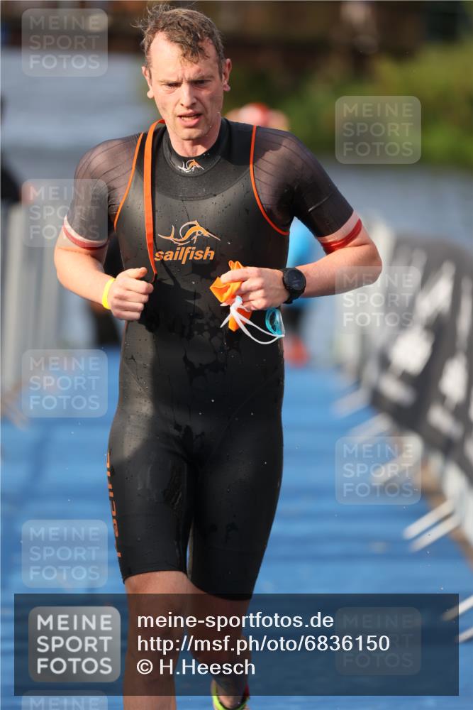25.08.2024 - Elbe Triathlon Hamburg H.Heesch http://msf.ph/oto/6836150 25.08.2024 08:35:36 Schwimmen 41, 59, 74, 87 meine-sportfotos.de