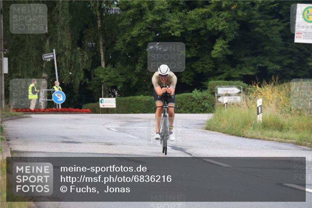 25.08.2024 - Elbe Triathlon Hamburg Fuchs,  Jonas http://msf.ph/oto/6836216 25.08.2024 08:44:13 Radfahren 97 meine-sportfotos.de