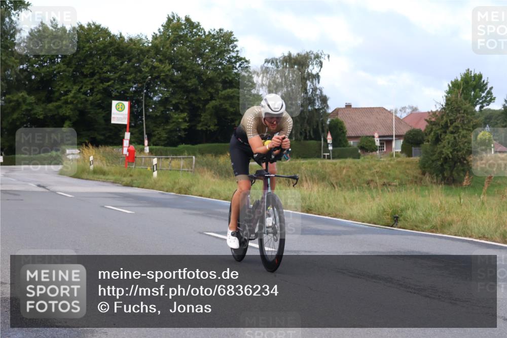 25.08.2024 - Elbe Triathlon Hamburg Fuchs,  Jonas http://msf.ph/oto/6836234 25.08.2024 08:44:15 Radfahren 97 meine-sportfotos.de