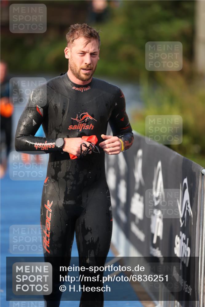 25.08.2024 - Elbe Triathlon Hamburg H.Heesch http://msf.ph/oto/6836251 25.08.2024 08:35:43 Schwimmen 59, 72, 74, 87, 98 meine-sportfotos.de
