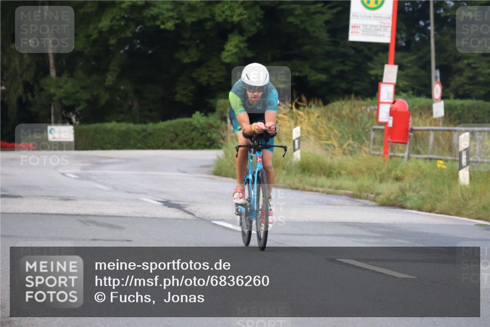 25.08.2024 - Elbe Triathlon Hamburg Fuchs,  Jonas http://msf.ph/oto/6836260 25.08.2024 08:44:23 Radfahren 45 meine-sportfotos.de